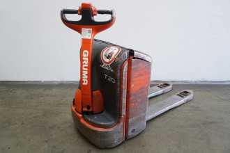 Used Forklift Truck LINDE T 20 360 ELEKTRO NIEDERHUBWAGENDEICHSEL (13067929) backdrop