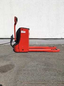Used Forklift Truck LINDE T16/1152 ELEKTRO NIEDERHUBWAGENDEICHSEL (11953630) backdrop