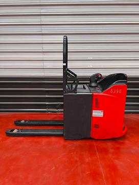 Used Forklift Truck LINDE T20 SP ELEKTRO NIEDERHUBWAGENFAHRERSTAND (13031470) backdrop