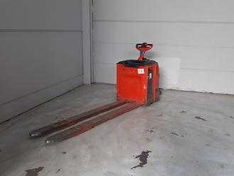 Used Forklift Truck LINDE T20AP ELEKTRO NIEDERHUBWAGENDEICHSEL (13049052) backdrop