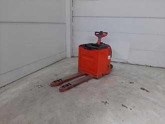 Used Forklift Truck LINDE T20AP ELEKTRO NIEDERHUBWAGENDEICHSEL (13052193) backdrop