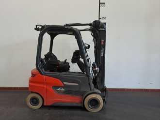 Used Forklift Truck LINDE Xi 18 P: 1,8t ELEKTRO VIERRADFRONTSTAPLER (13062789) backdrop