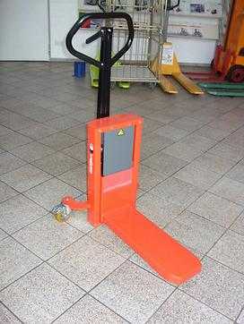 Used Forklift Truck LOGITRANS LQHM 300 Display-Hubwagen HANDSEMI HOCHHUBWAGENMANUELLELEKTRISCH (2213866) backdrop