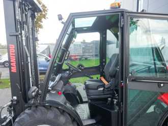 Used Forklift Truck MANITOU MC 30-4 DIESEL GELAENDESTAPLER (12947479) backdrop