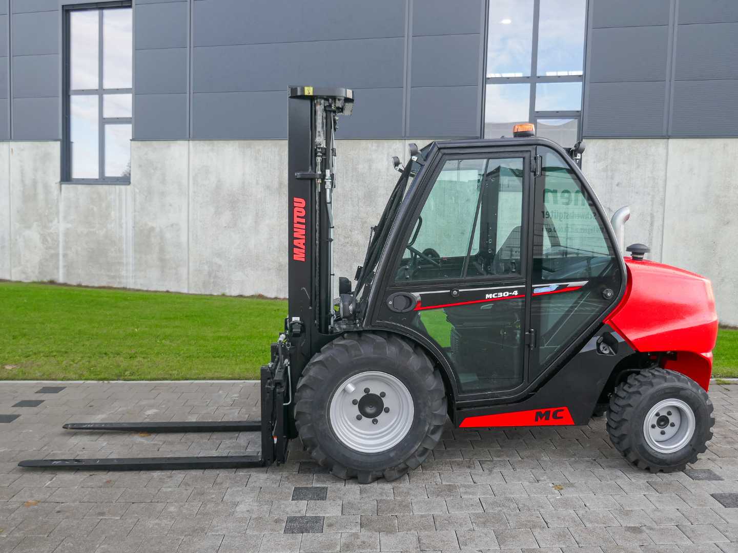 Used Forklift Truck MANITOU MC 30-4 DIESEL GELAENDESTAPLER (12947479)