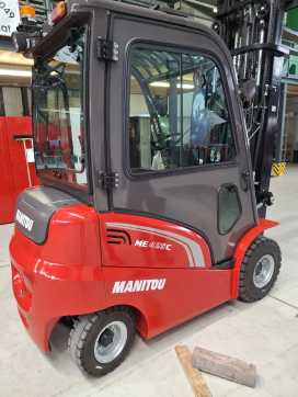 Used Forklift Truck MANITOU ME 425 C 48 V ELEKTRO VIERRADFRONTSTAPLER (13058067) backdrop