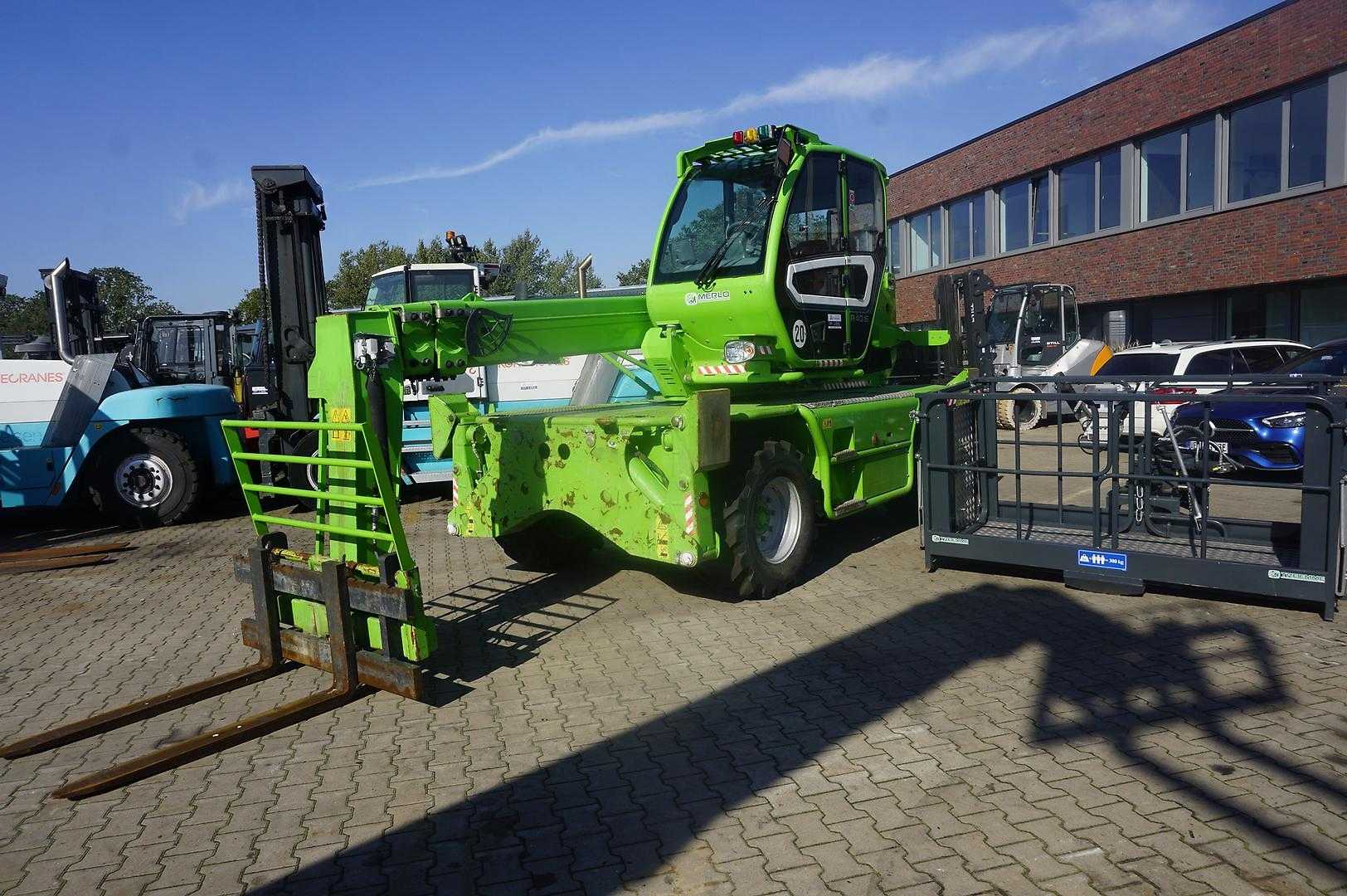 Used Forklift Truck MERLO Roto 40.16 - 2019er - Viel Zubehör DIESEL TELESKOPARMSTAPLER (13072109)