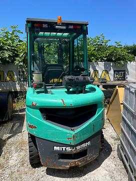 Used Forklift Truck MITSUBISHI FD35N DIESEL VIERRADFRONTSTAPLER (13053048)