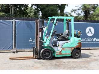 Used Forklift Truck MITSUBISHI FG25N GAS VIERRADFRONTSTAPLER (13060366) backdrop