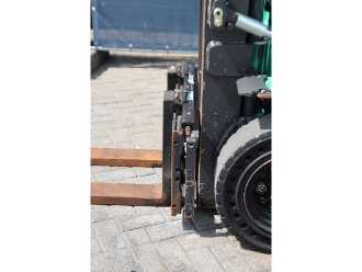 Used Forklift Truck MITSUBISHI FG25N GAS VIERRADFRONTSTAPLER (13060366)