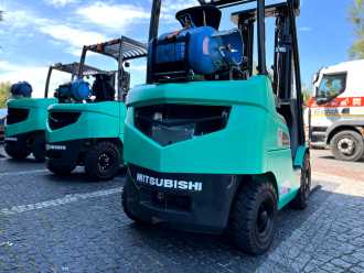 Used Forklift Truck MITSUBISHI FG30N GAS VIERRADFRONTSTAPLER (13005107)