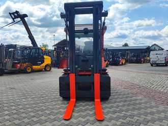 Used Forklift Truck MORA M80C GAS VIERRADFRONTSTAPLER (13005396)