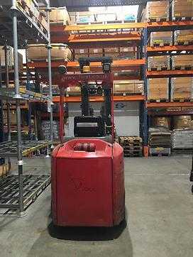 Used Forklift Truck NARROW_AISLE G4 1000 AC  ELEKTRO VIERRADFRONTSTAPLER (12905178) backdrop