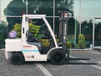 Used Forklift Truck NISSAN UniCarriers UG1F2A35DU DIESEL VIERRADFRONTSTAPLER (13005110)