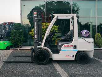 Used Forklift Truck NISSAN UniCarriers UG1F2A35DU DIESEL VIERRADFRONTSTAPLER (13005110)