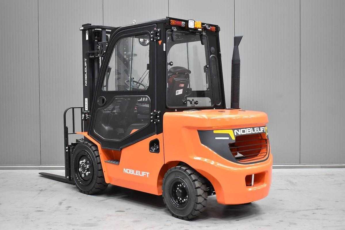 Used Forklift Truck NOBLELIFT CPCD30 3500 DIESEL VIERRADFRONTSTAPLER (13072864)