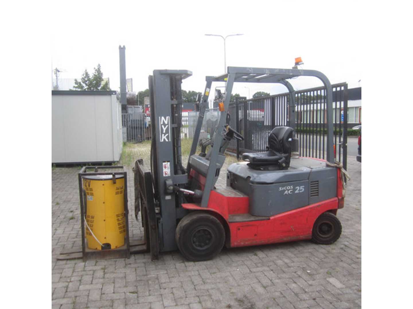 Used Forklift Truck NYK Nichiyu FPC25PN ELEKTRO VIERRADFRONTSTAPLER (13065061)