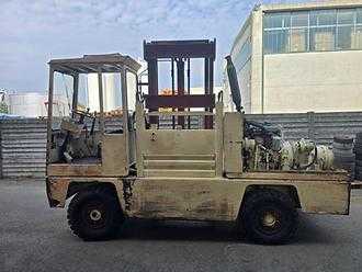 Used Forklift Truck OM L35 DIESEL SEITENSTAPLER (13071824) backdrop