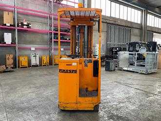 Used Forklift Truck OM SRP 5350 ELEKTRO DREIRADFRONTSTAPLER (12970465) backdrop