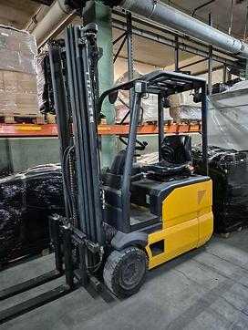 Used Forklift Truck OM XE 16-3 AC ELEKTRO DREIRADFRONTSTAPLER (13001753) backdrop