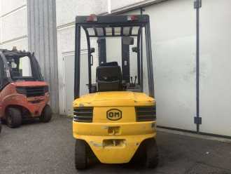 Used Forklift Truck OM XE 30 ELEKTRO VIERRADFRONTSTAPLER (13013105)