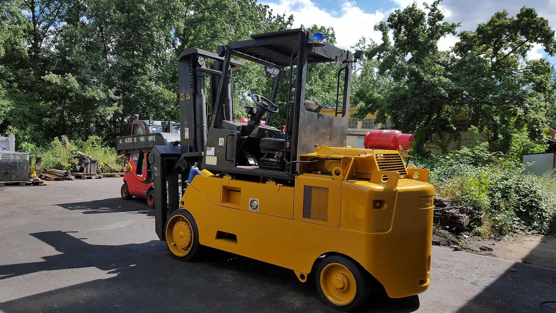 Used Forklift Truck ROYAL T300CS GAS VIERRADFRONTSTAPLER (11906209)