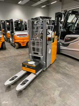 Used Forklift Truck STILL EXD-S20_NEUE.BATT. ELEKTRO HOCHHUBWAGENFAHRERSTAND (13051982) backdrop