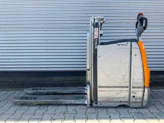 Used Forklift Truck STILL EXD20 Doppelstock ELEKTRO HOCHHUBWAGENDEICHSEL (13036657) backdrop