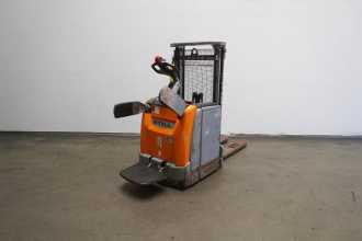 Used Forklift Truck STILL EXV-SF 14i ELEKTRO HOCHHUBWAGENFAHRERSTAND (13063266) backdrop