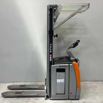 Used Forklift Truck STILL EXV-SF14_VÆGT ELEKTRO HOCHHUBWAGENFAHRERSTAND (13067494) backdrop