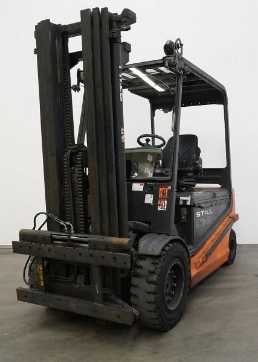 Used Forklift Truck STILL R60-40 ELEKTRO VIERRADFRONTSTAPLER (12927826) backdrop