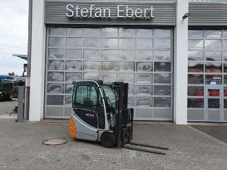 Used Forklift Truck STILL RX 20-14 / Triplex: 4,3m / nur 2.328h / SS ELEKTRO VIERRADFRONTSTAPLER (13024727) backdrop