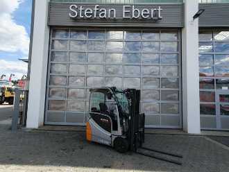 Used Forklift Truck STILL RX20-14 / Triplex: 4.30m! / 2.013h / SS ELEKTRO VIERRADFRONTSTAPLER (13024793) backdrop