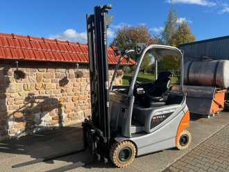 Used Forklift Truck STILL RX20-16P_DRIVEIN ELEKTRO VIERRADFRONTSTAPLER (13074799) backdrop