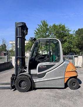 Used Forklift Truck STILL RX60-50/600 ELEKTRO VIERRADFRONTSTAPLER (13037849) backdrop
