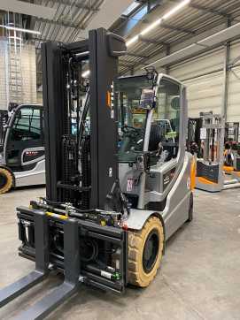 Used Forklift Truck STILL RX60-50 ELEKTRO VIERRADFRONTSTAPLER (12947045) backdrop