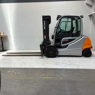 Used Forklift Truck STILL RX60-50 ELEKTRO VIERRADFRONTSTAPLER (13050704) backdrop