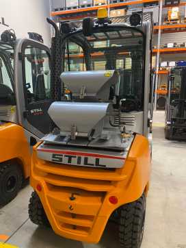 Used Forklift Truck STILL RX70-30T GAS VIERRADFRONTSTAPLER (13058379) backdrop