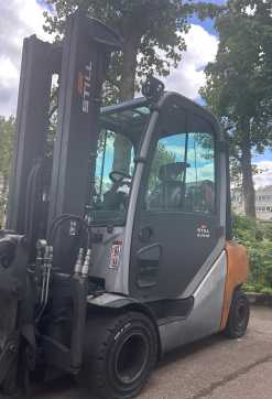 Used Forklift Truck STILL RX70-35T GAS VIERRADFRONTSTAPLER (13042591) backdrop