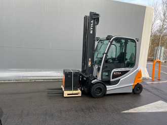 Used Forklift Truck STILL STILLRX60-35 ELEKTRO VIERRADFRONTSTAPLER (12995479) backdrop