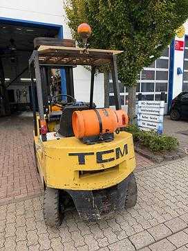 Used Forklift Truck TCM FG 25 GAS VIERRADFRONTSTAPLER (13075581)