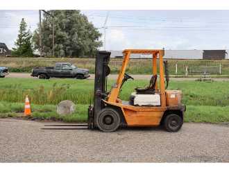 Used Forklift Truck TOYOTA 02-4FD20 DIESEL VIERRADFRONTSTAPLER (13065089) backdrop