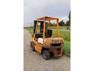 Used Forklift Truck TOYOTA 02-4FD20 DIESEL VIERRADFRONTSTAPLER (13065089)