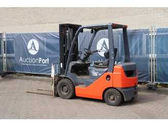 Used Forklift Truck TOYOTA 02-8FDF18 DIESEL VIERRADFRONTSTAPLER (13062907)