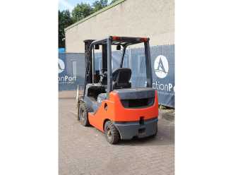 Used Forklift Truck TOYOTA 02-8FDF18 DIESEL VIERRADFRONTSTAPLER (13062907)