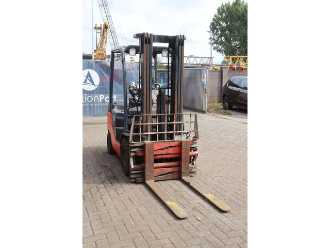 Used Forklift Truck TOYOTA 02-8FDF18 DIESEL VIERRADFRONTSTAPLER (13062907)