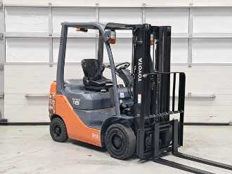 Used Forklift Truck TOYOTA 02-8FDF18 DIESEL VIERRADFRONTSTAPLER (13065055)