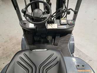 Used Forklift Truck TOYOTA 02-8FDF18 DIESEL VIERRADFRONTSTAPLER (13065055)