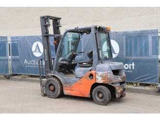 Used Forklift Truck TOYOTA 02-8FDF20 DIESEL VIERRADFRONTSTAPLER (13062925)