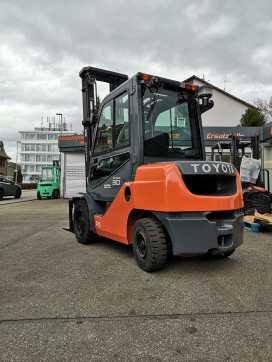 Used Forklift Truck TOYOTA 02-8FDF30 DIESEL VIERRADFRONTSTAPLER (12787822)